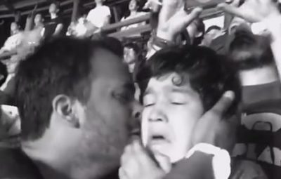 autistic boy enjoying coldplay concert