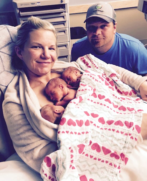 Go Ask Mum Nebraska Couple Give Birth To Identical Triplets Conceived